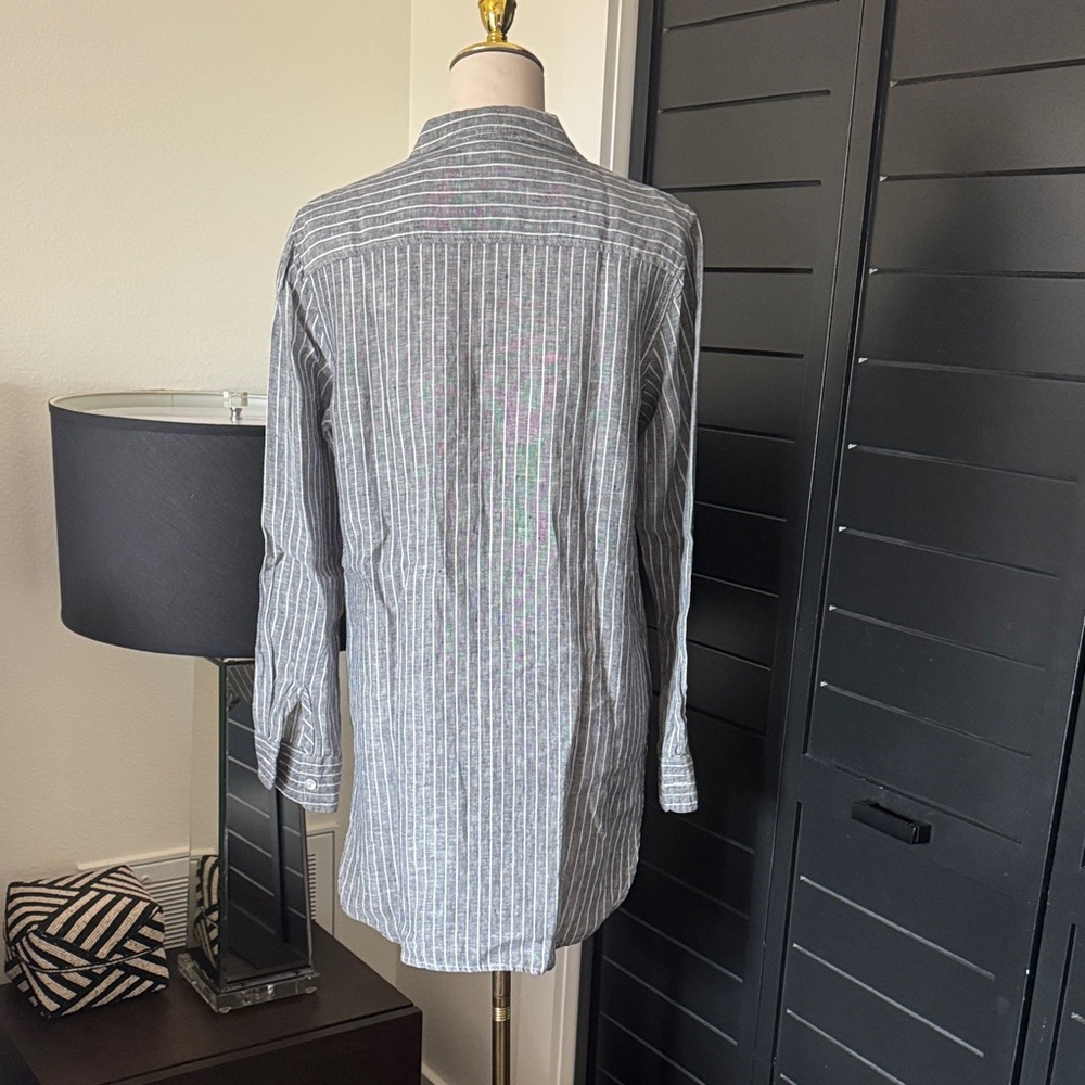 Chic Gray Striped Button Down Shirt - image 2
